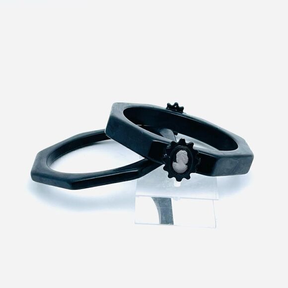 Set of Vintage Black Bakelite Mourning Bangle Bracelets with Cameo Accents - Picture 14 of 16